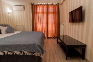 Отель Отель Классик Кишинёв Улучшенный двухместный номер с 1 кроватью или 2 отдельными кроватями-21