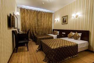 Отель Отель Классик Кишинёв Улучшенный двухместный номер с 2 отдельными кроватями-5